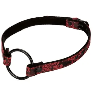 Rotes Halsband mit schwarzem Muster und großem Metallring, verstellbar mit Druckknöpfen.