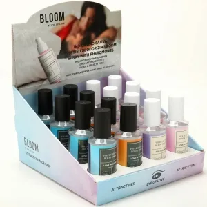 Display mit verschiedenen Flaschen Pheromon-Raumspray von 