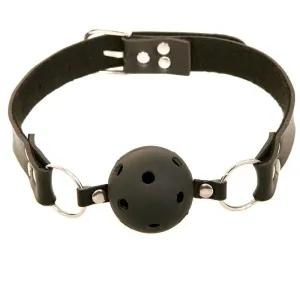 Schwarzer Ballknebel mit verstellbarem Lederriemen und Metallringen, Ball mit Löchern.