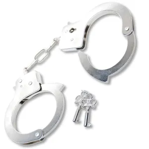 Silberne Handschellen mit zwei Schlüsseln auf weißem Hintergrund.