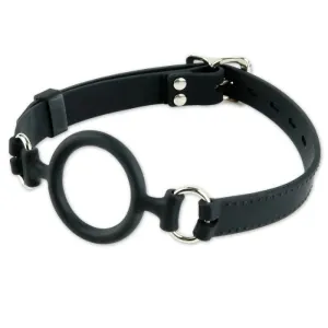 Schwarzes Silikon-O-Ring-Mundknebel mit verstellbarem Riemen und Metallschnallen.