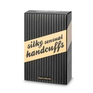 Schwarze Verpackung mit der Aufschrift 