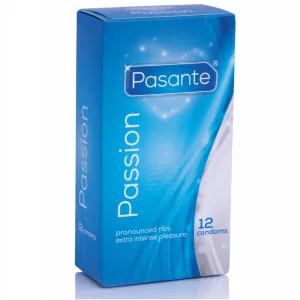 Blaue Verpackung von Pasante Passion Kondomen mit 12 Stück, betonte Rippen für intensives Vergnügen.