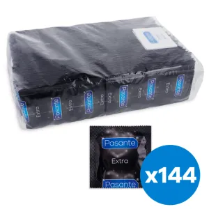 Packung mit 144 Pasante Extra Kondomen, schwarze Verpackung, Nahaufnahme eines einzelnen Kondoms.